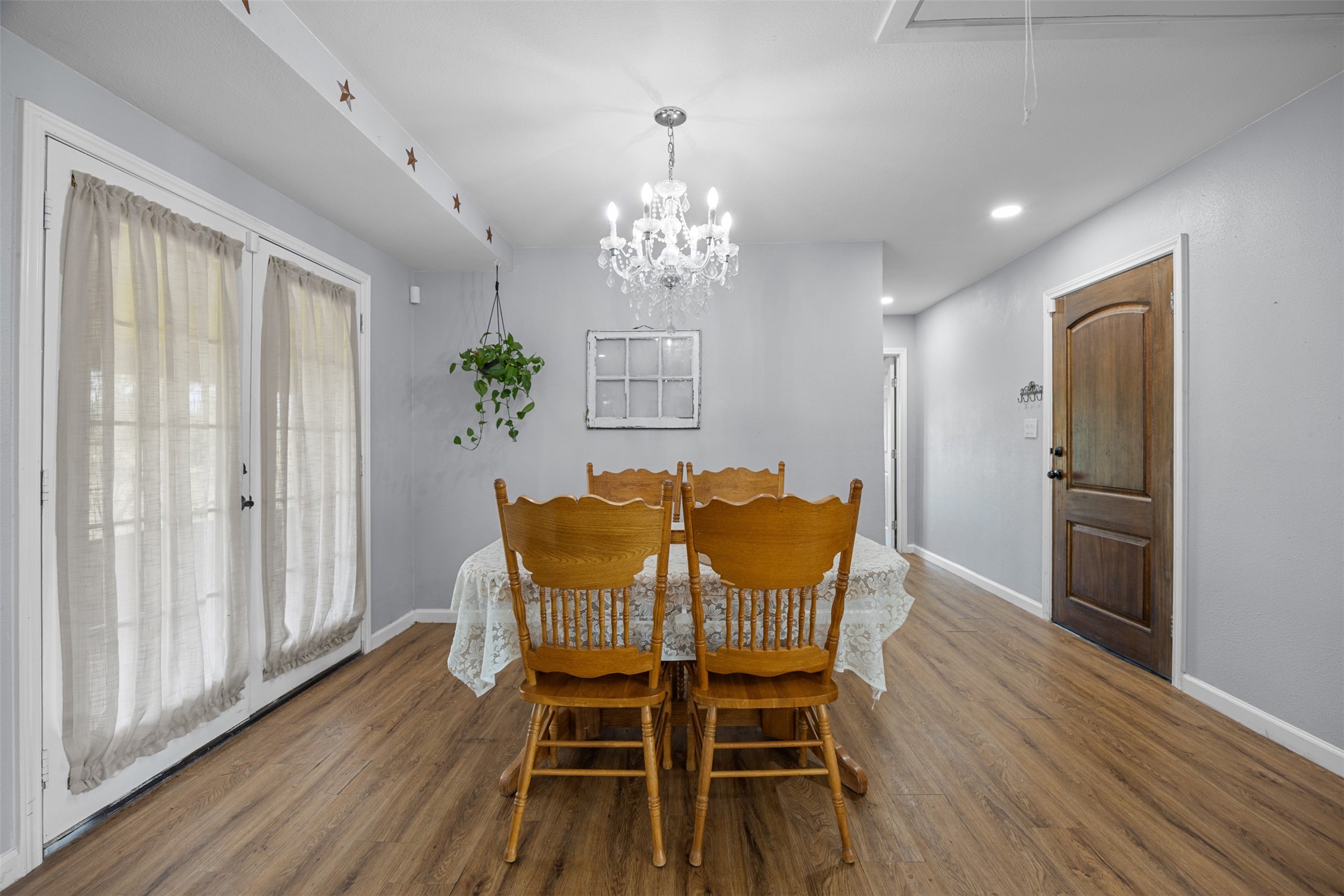 235 Alton Lane Ennis TX 75119
