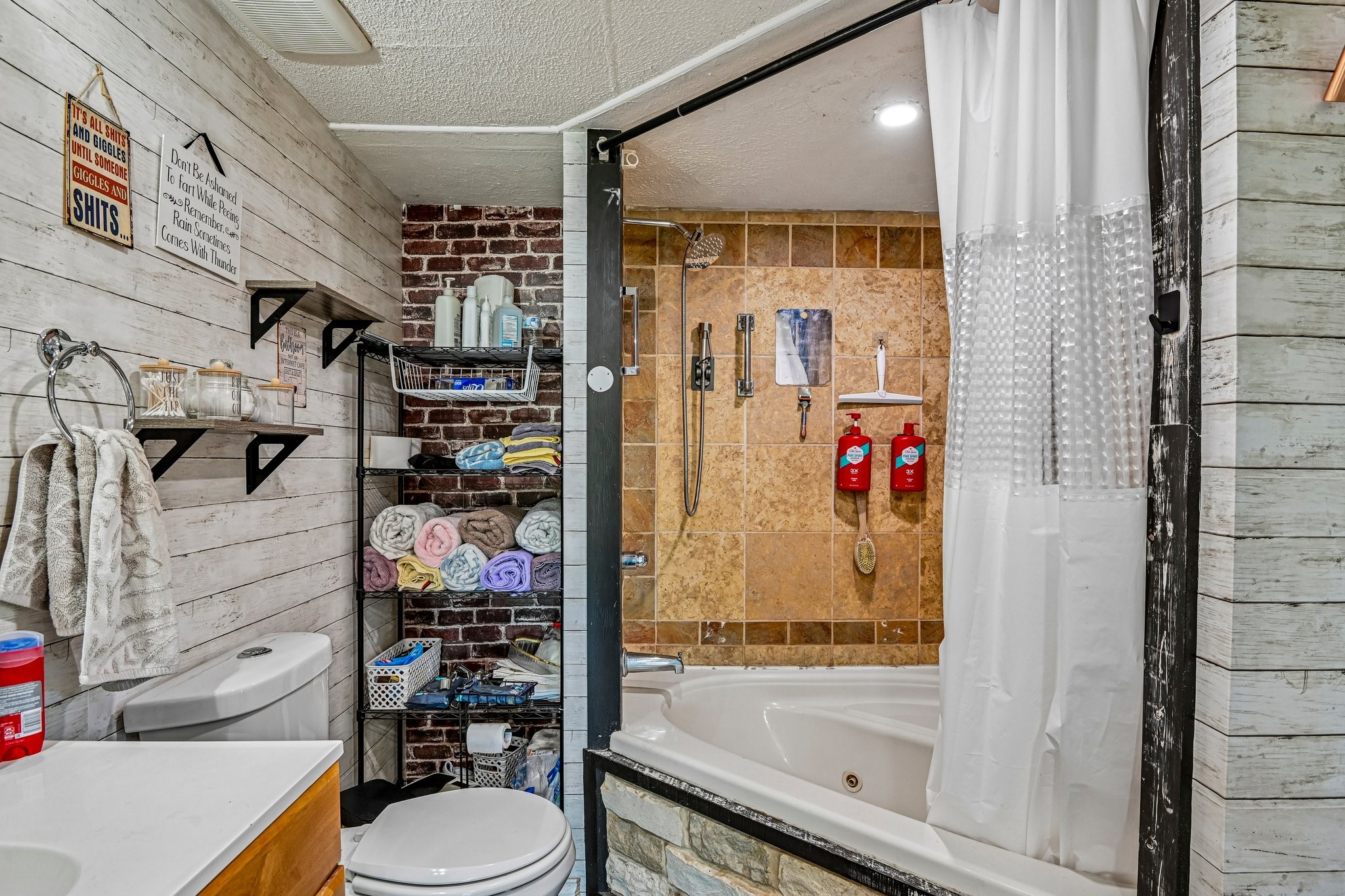 128 Gunnison Court Azle TX 76020