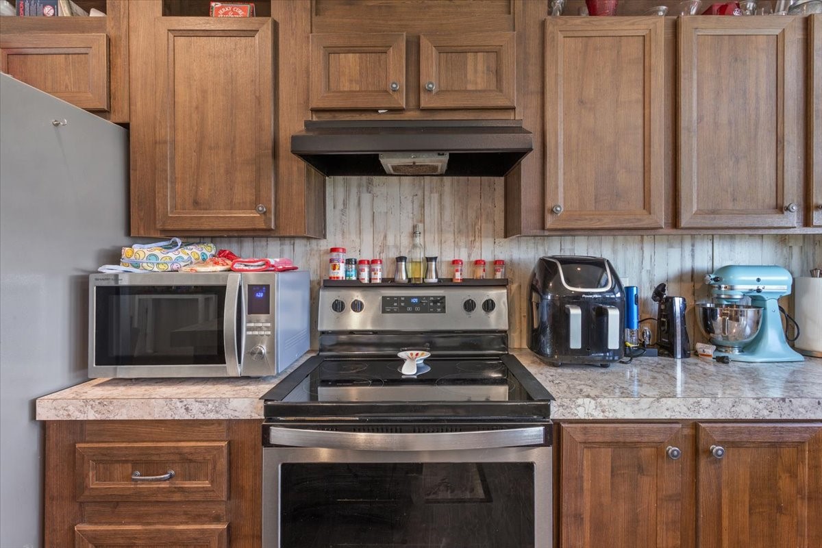 230 Rio Rim Road Gholson TX 76705