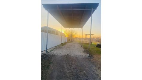 301 County Road 5716 Natalia TX 78059