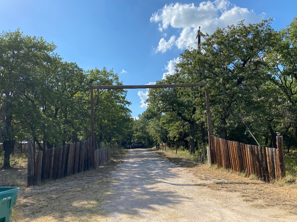 206 School Oaks Road Alvord TX 76225