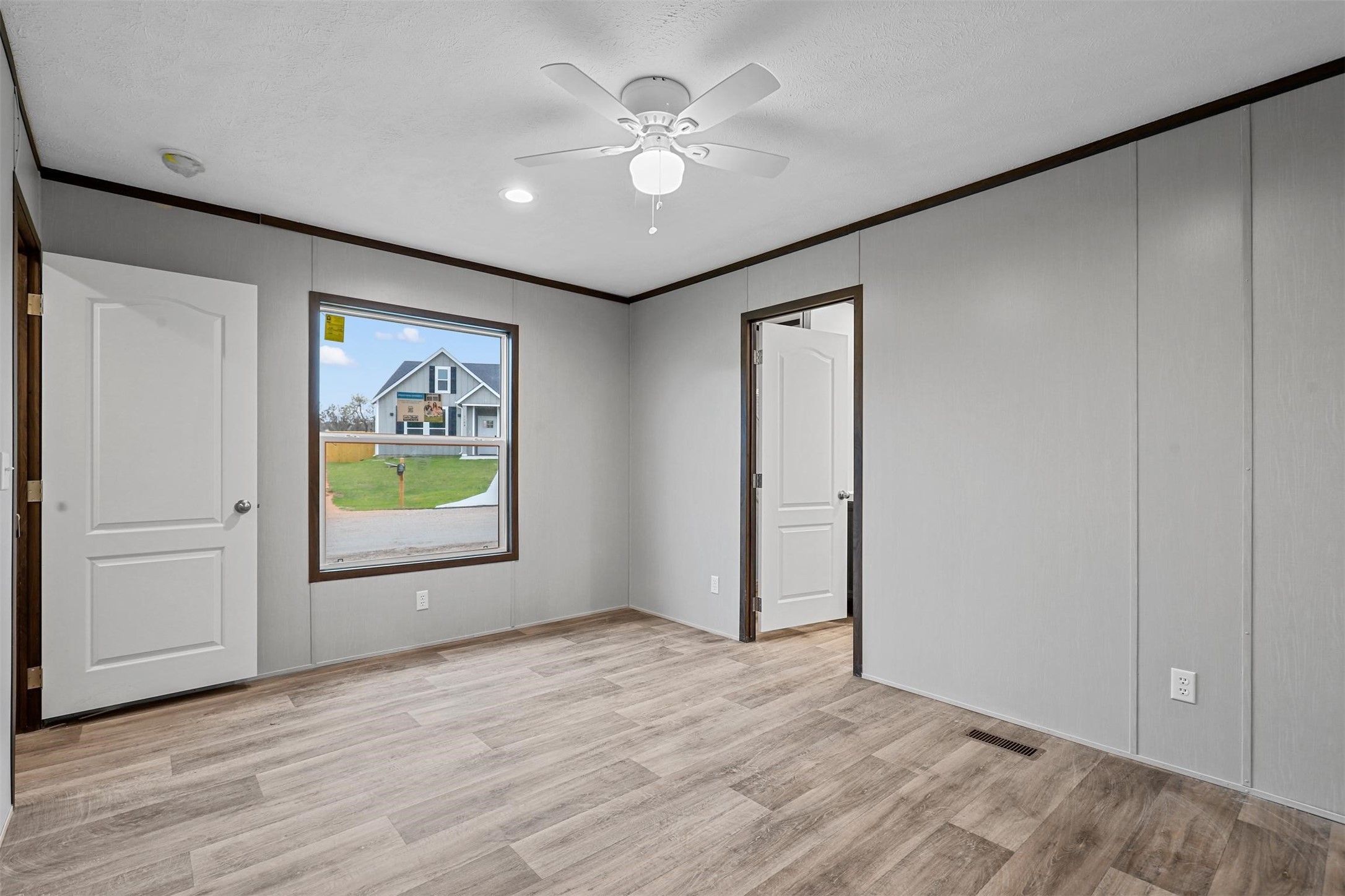 1107 Ridgeview Circle Granbury TX 76048