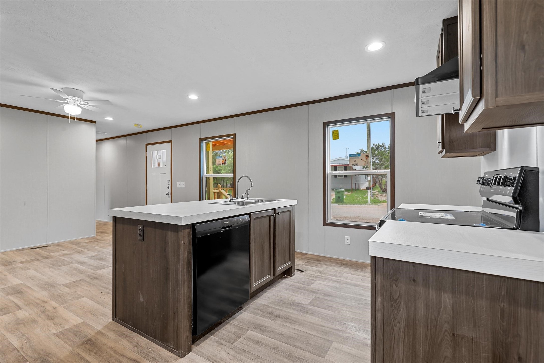 1107 Ridgeview Circle Granbury TX 76048