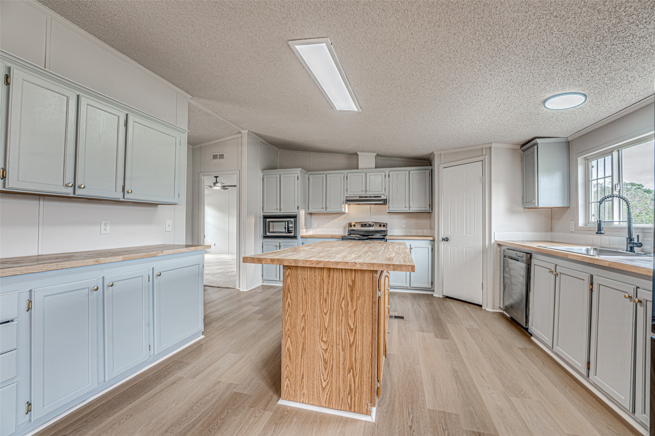 9239 Sabine Drive Quinlan TX 75474