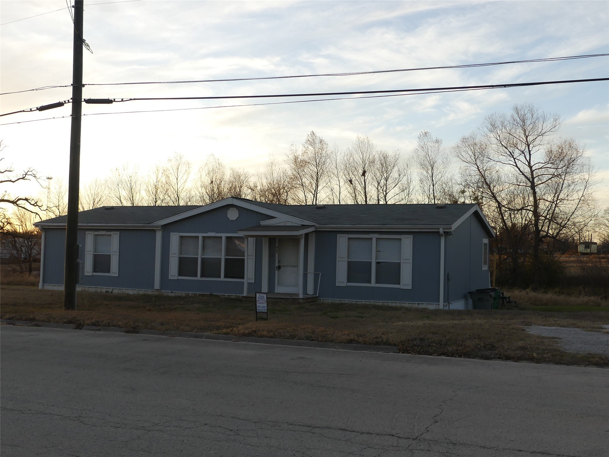 422 Hutchinson Street Bowie TX 76230