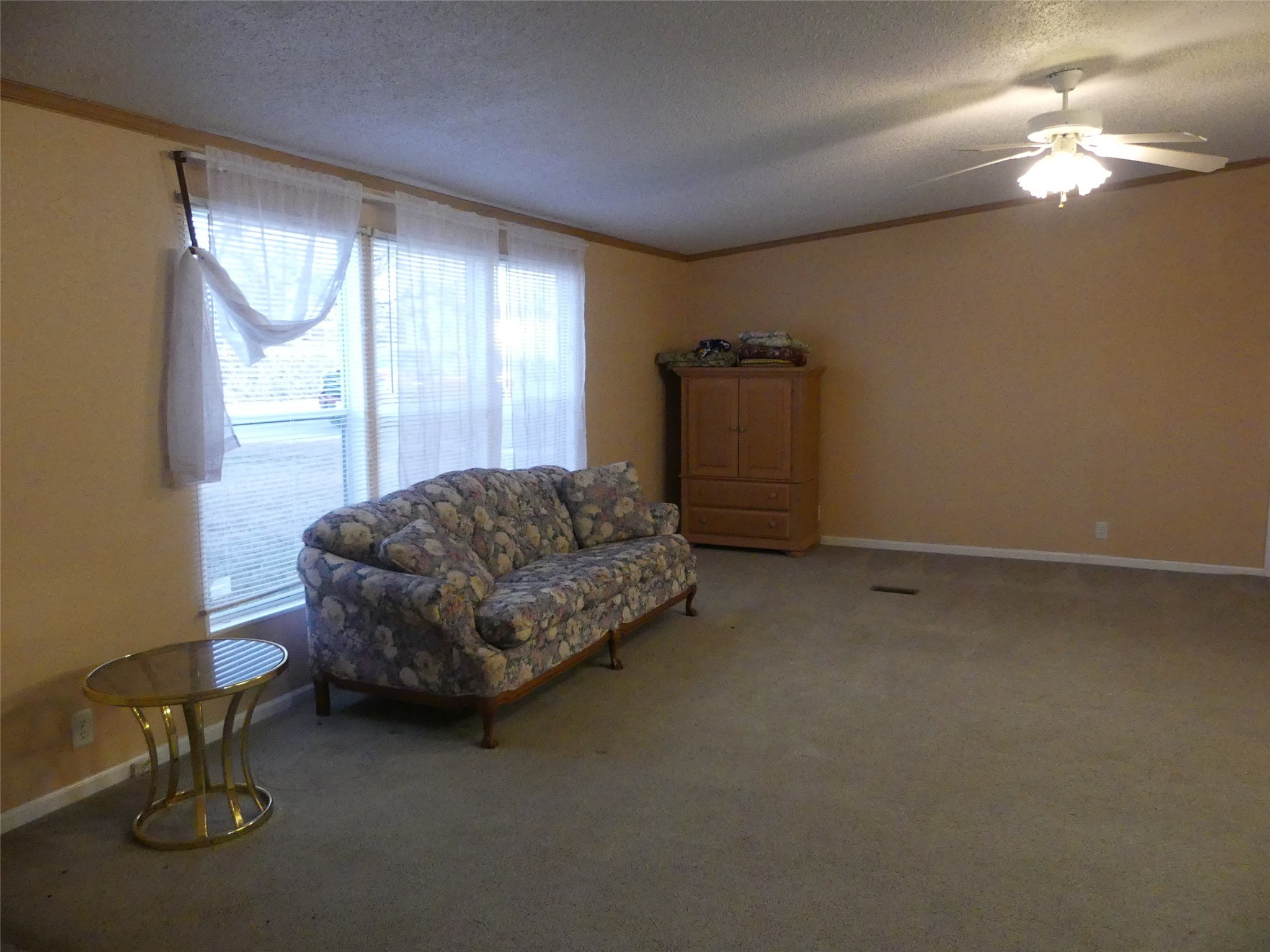 422 Hutchinson Street Bowie TX 76230