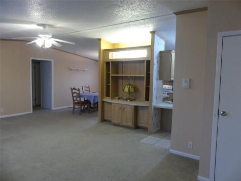 422 Hutchinson Street Bowie TX 76230
