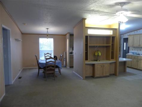 422 Hutchinson Street Bowie TX 76230
