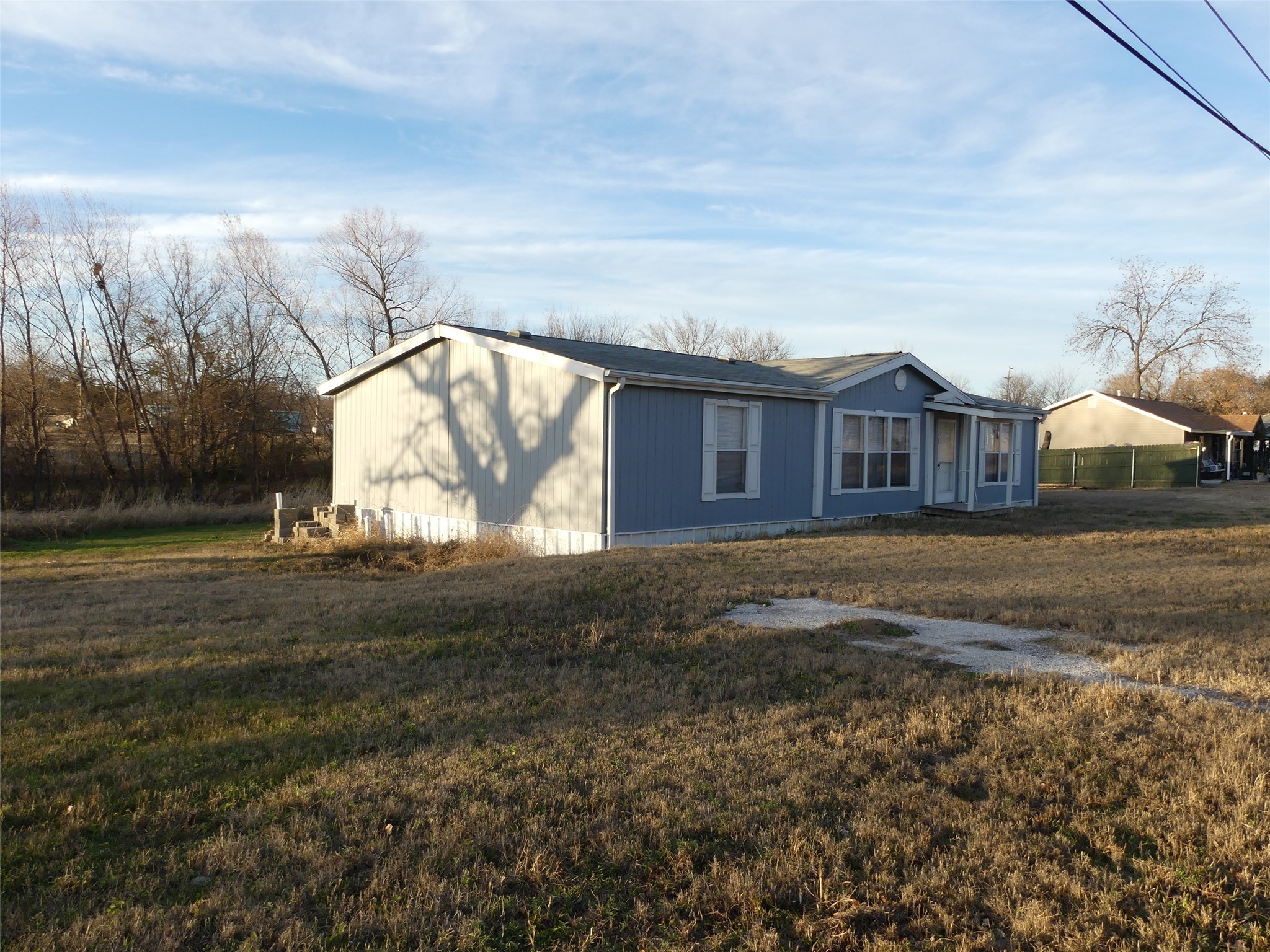 422 Hutchinson Street Bowie TX 76230