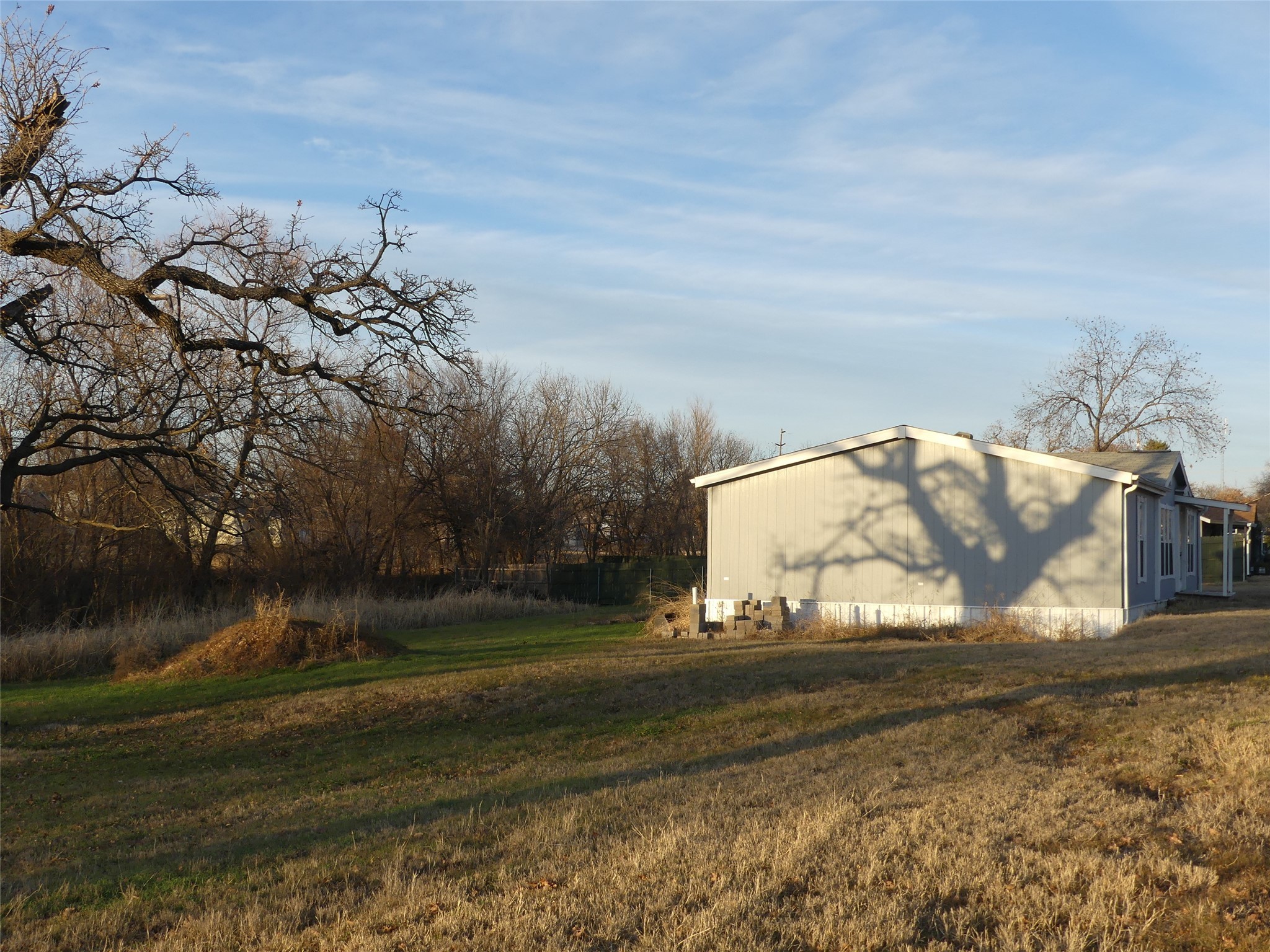 422 Hutchinson Street Bowie TX 76230