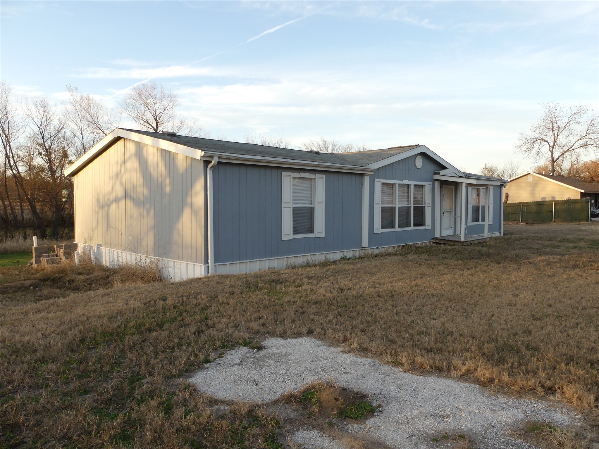 422 Hutchinson Street Bowie TX 76230