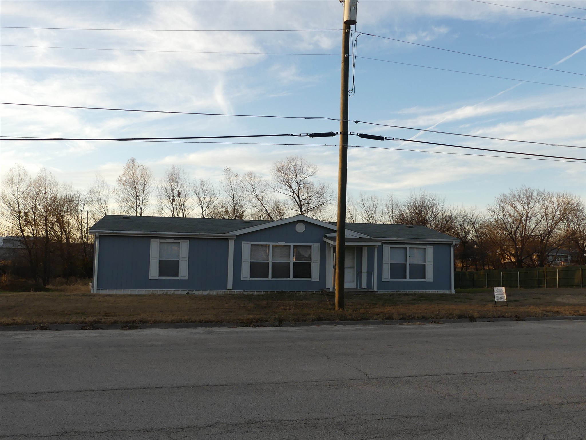 422 Hutchinson Street Bowie TX 76230