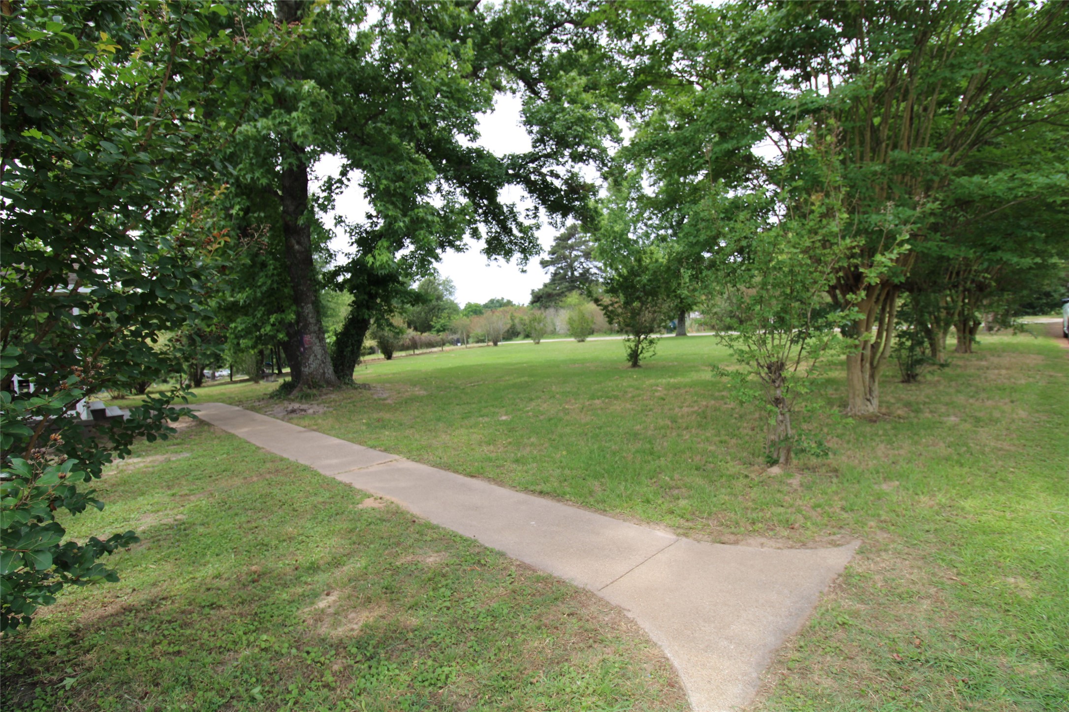 1967 Hopson Drive Athens TX 75752