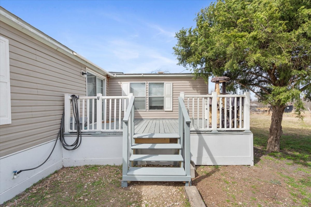 216 Moore Street Rogers TX 76569