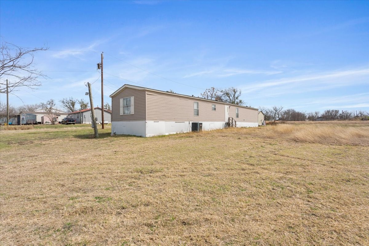 216 Moore Street Rogers TX 76569
