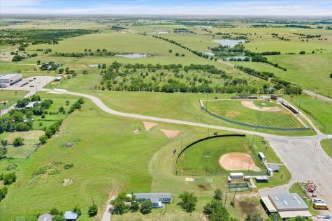 216 Moore Street Rogers TX 76569