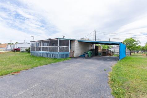 1107 Market Street Tye TX 79563