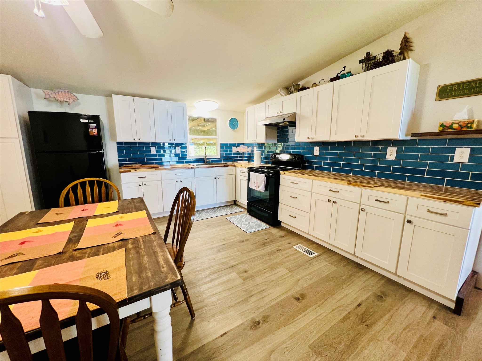 681 Pr 6050 Crockett TX 75835