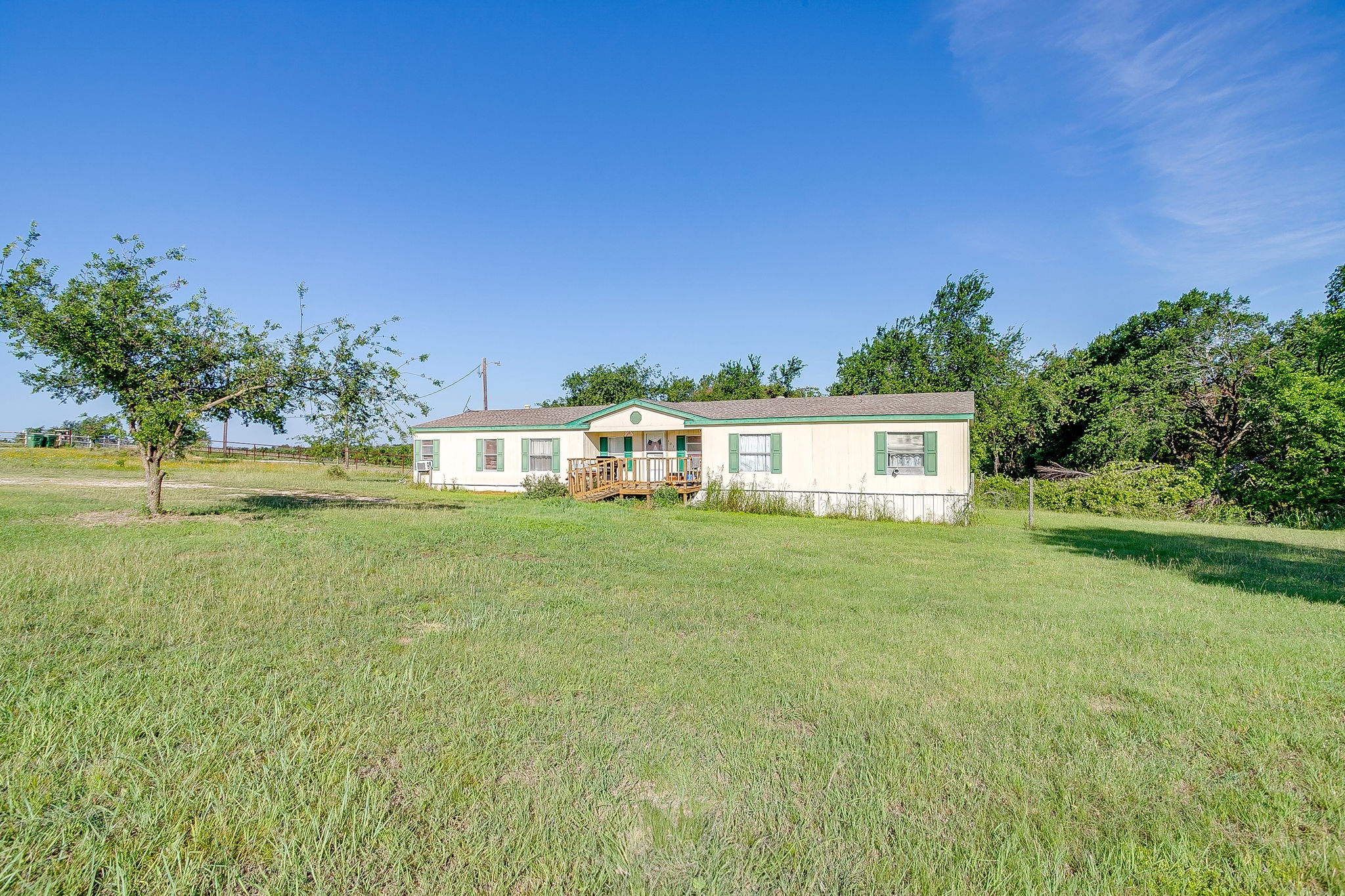 127 Lelon Lane Springtown TX 76082