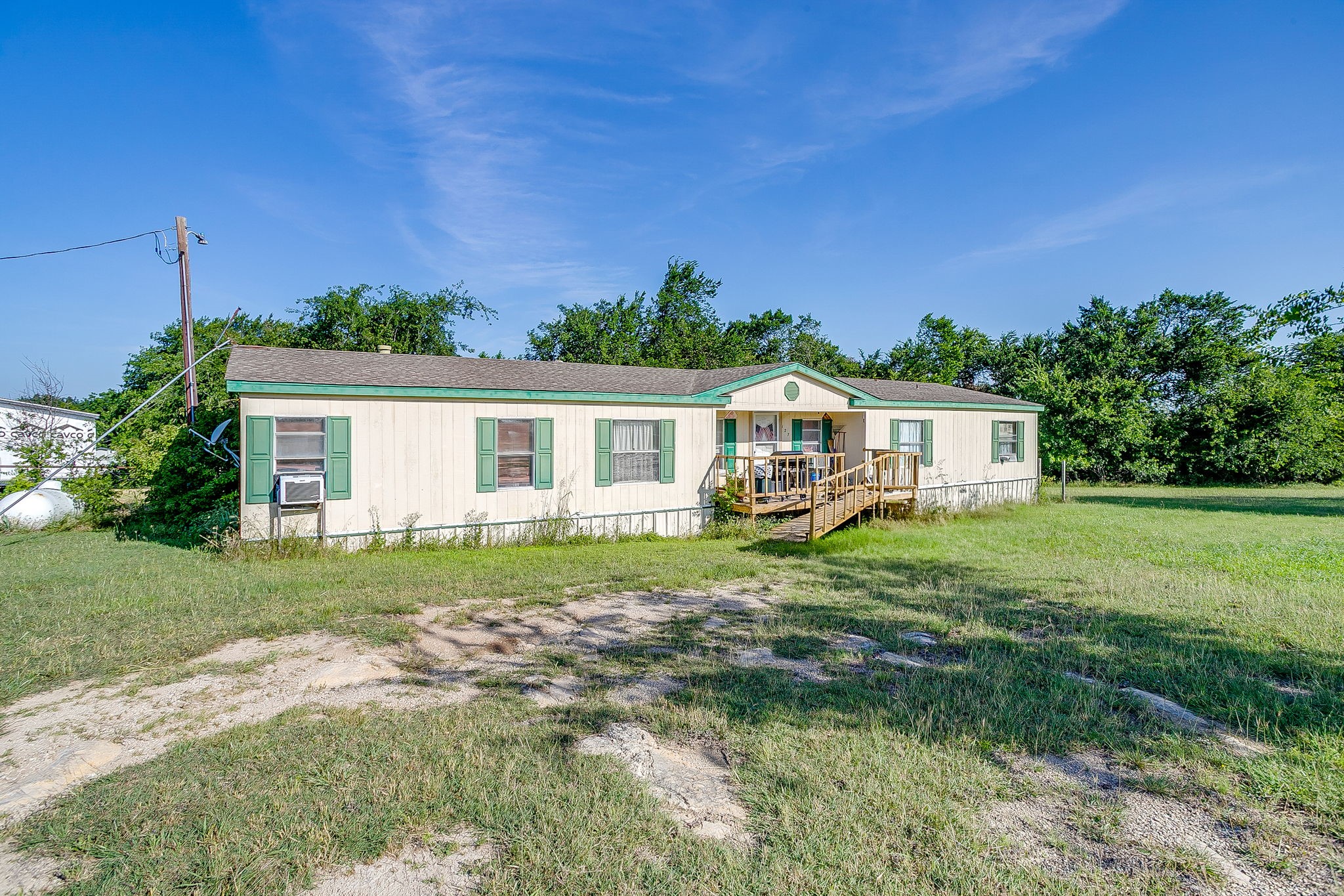 127 Lelon Lane Springtown TX 76082