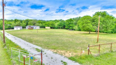 135 Lelon Lane Springtown TX 76082