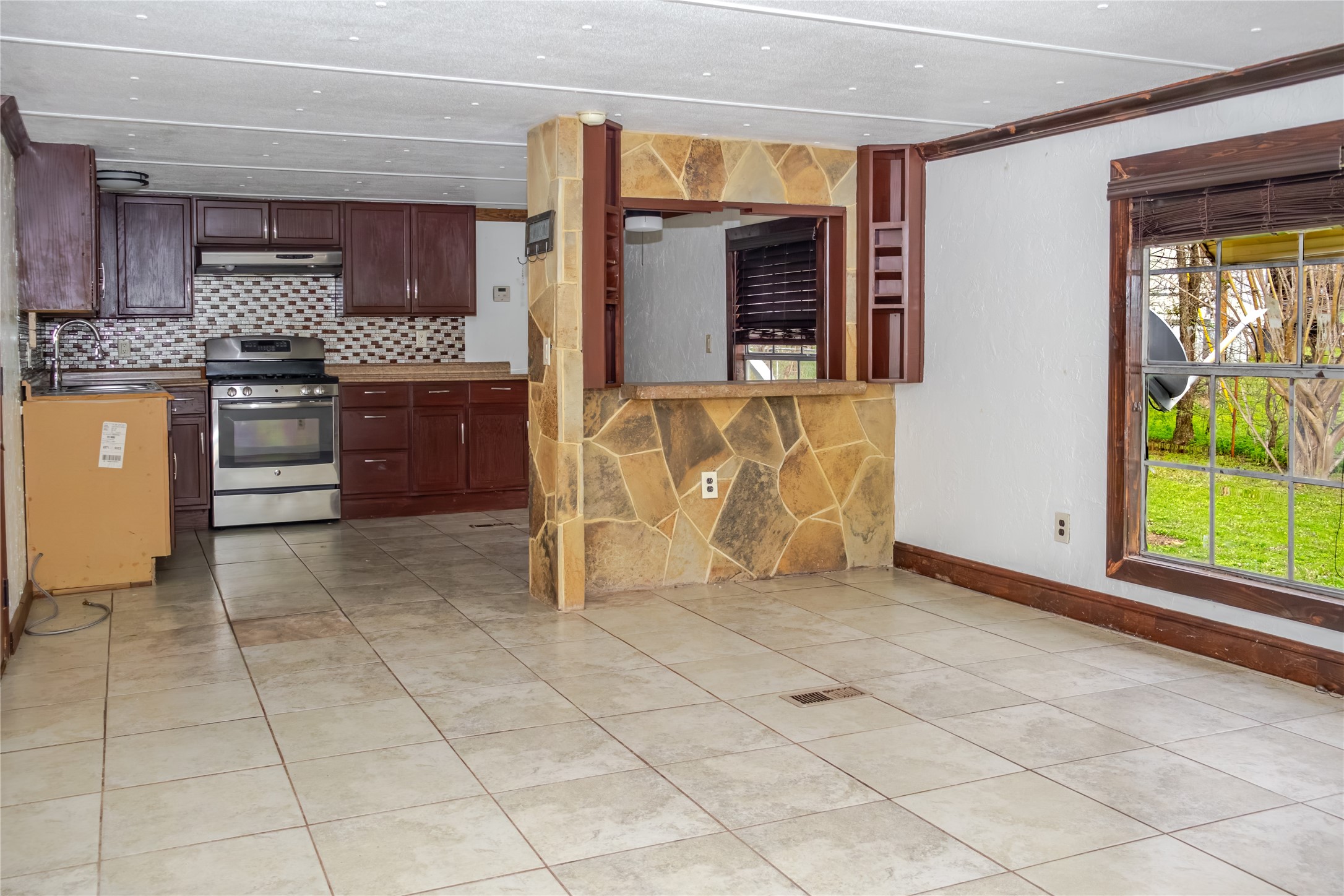 903 Battle Creek Road Granbury TX 76048