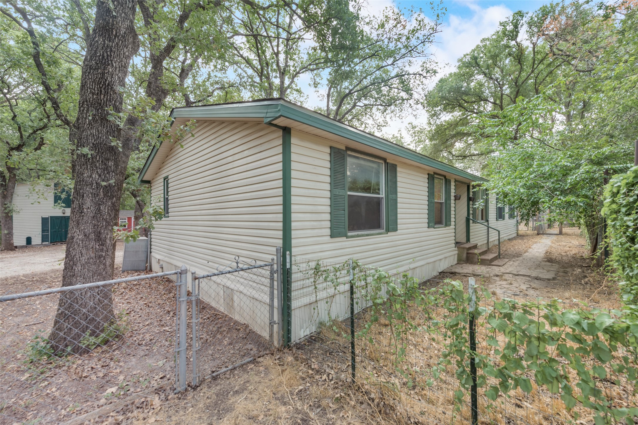 6056 Westwood Drive Azle TX 76020