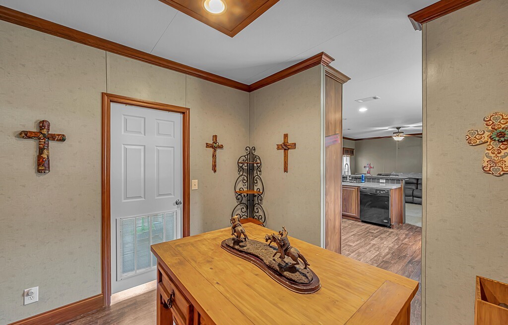1176 Blue Cut Road N Mcgregor TX 76657