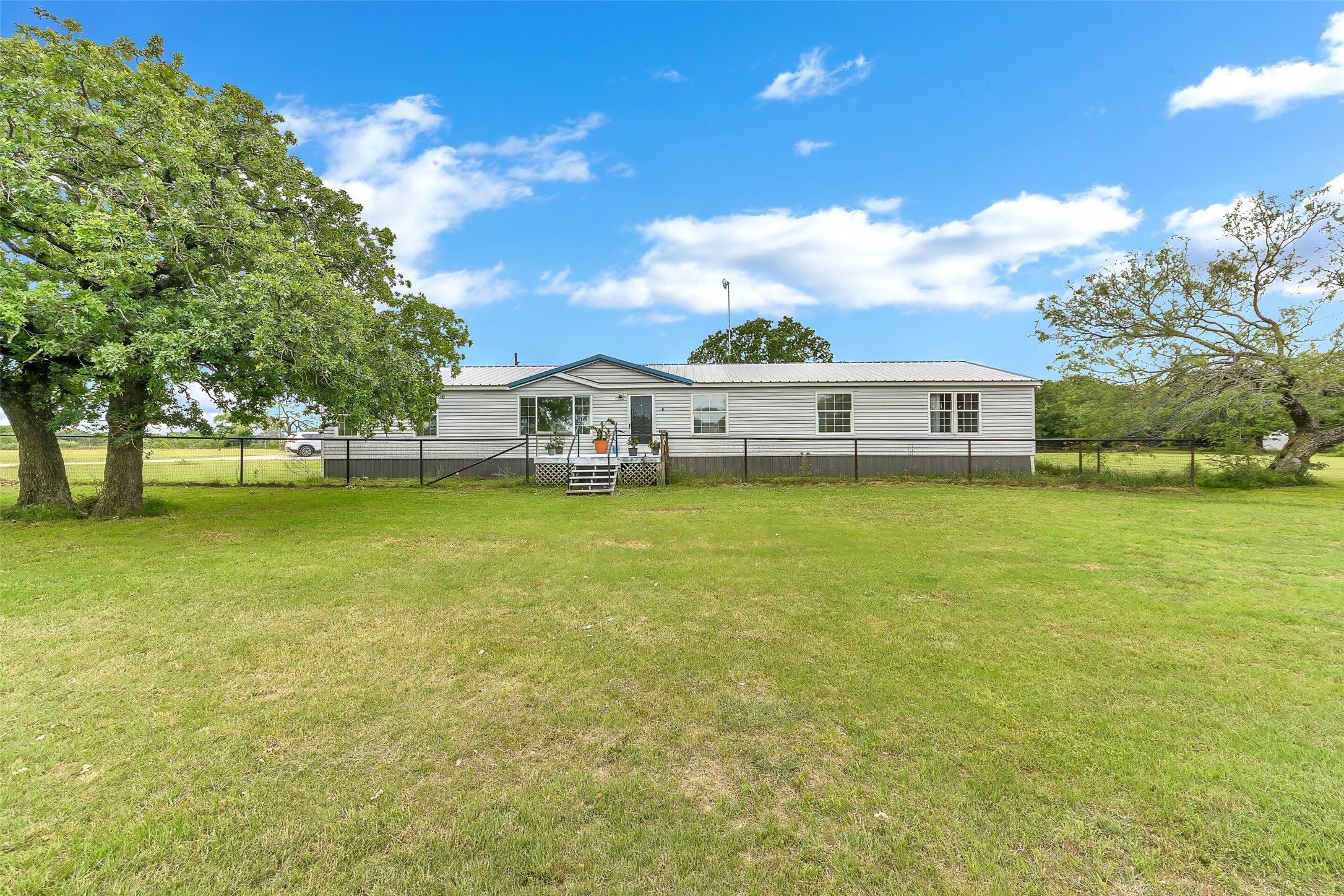 197 County Road 3382 Paradise TX 76073