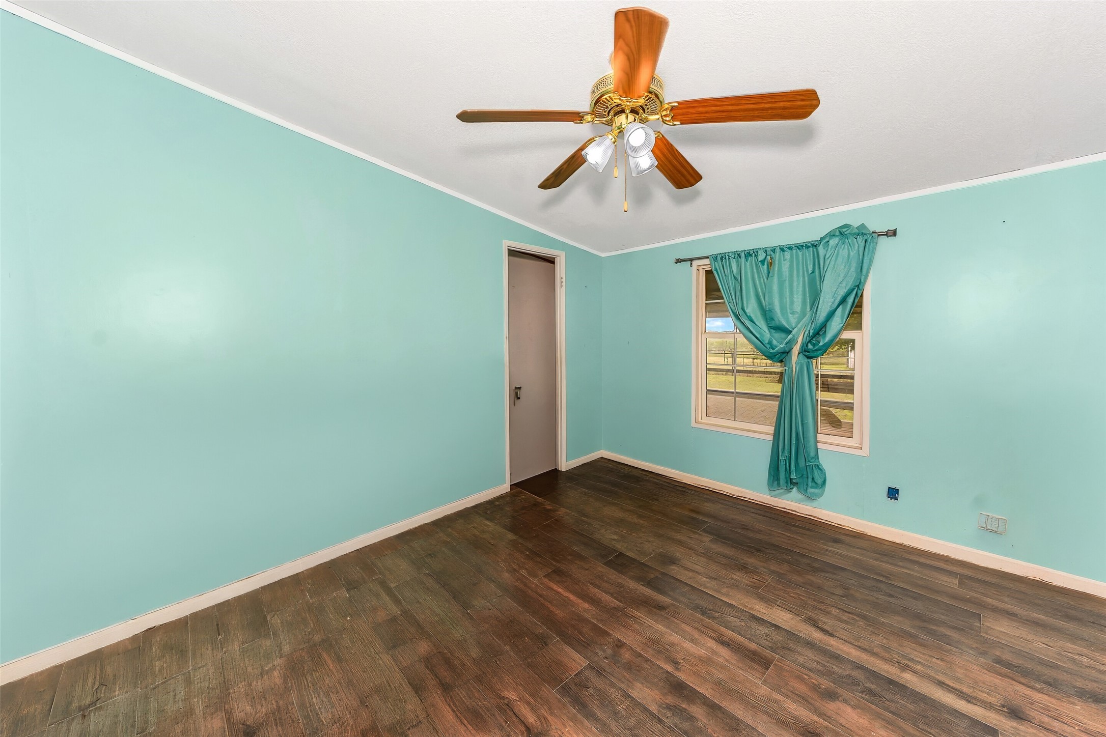 197 County Road 3382 Paradise TX 76073