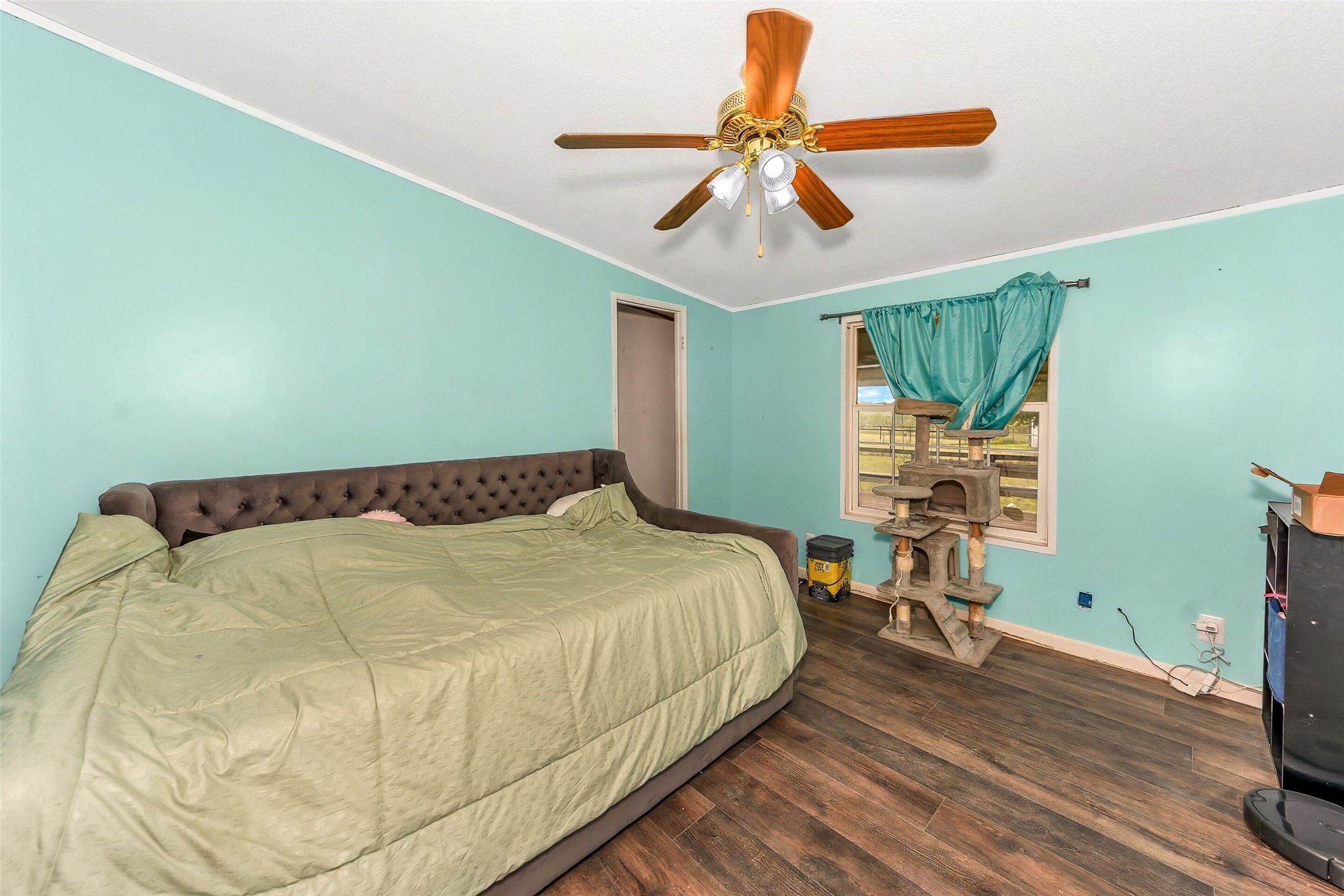 197 County Road 3382 Paradise TX 76073