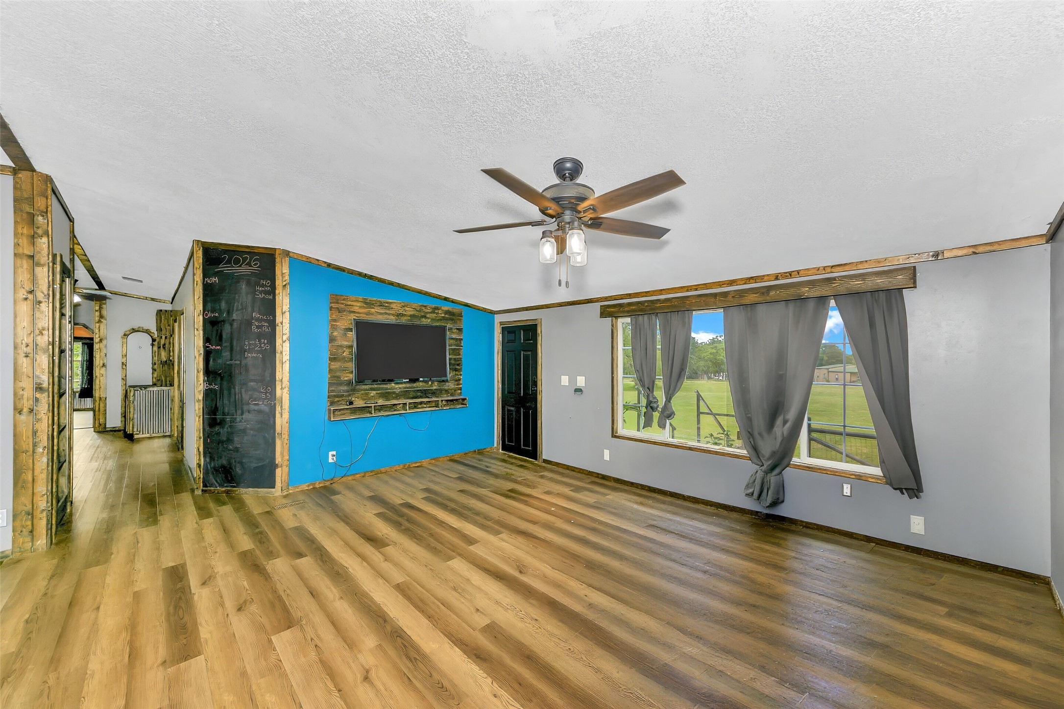 197 County Road 3382 Paradise TX 76073