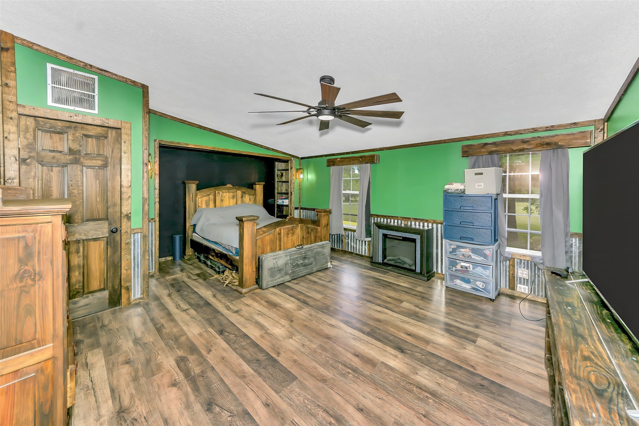 197 County Road 3382 Paradise TX 76073