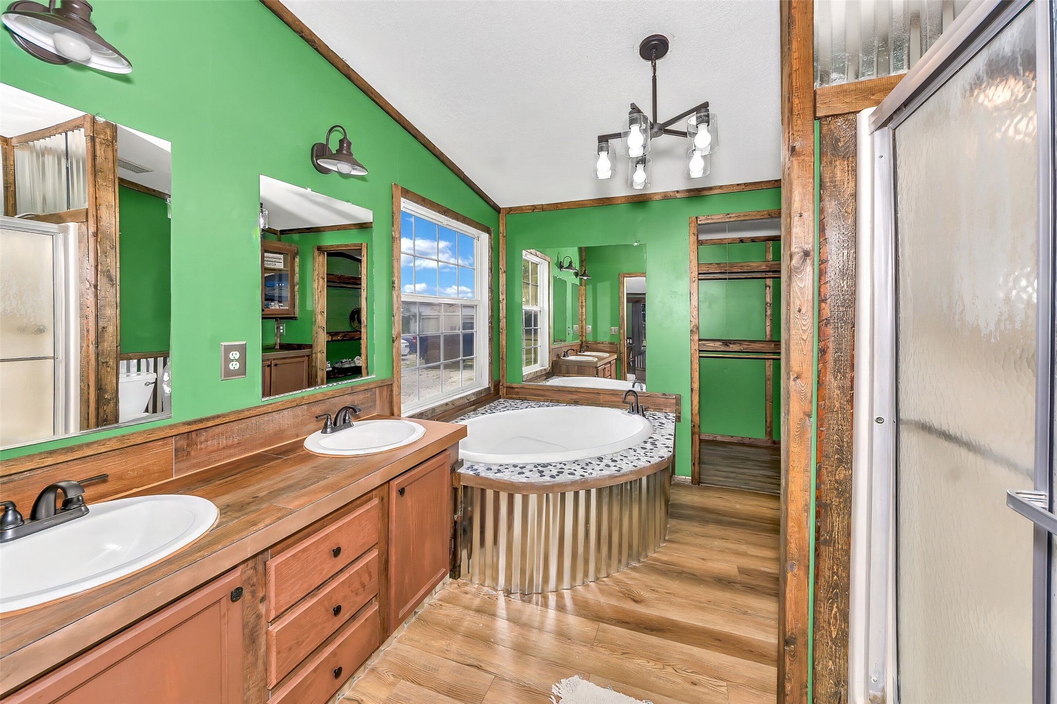 197 County Road 3382 Paradise TX 76073