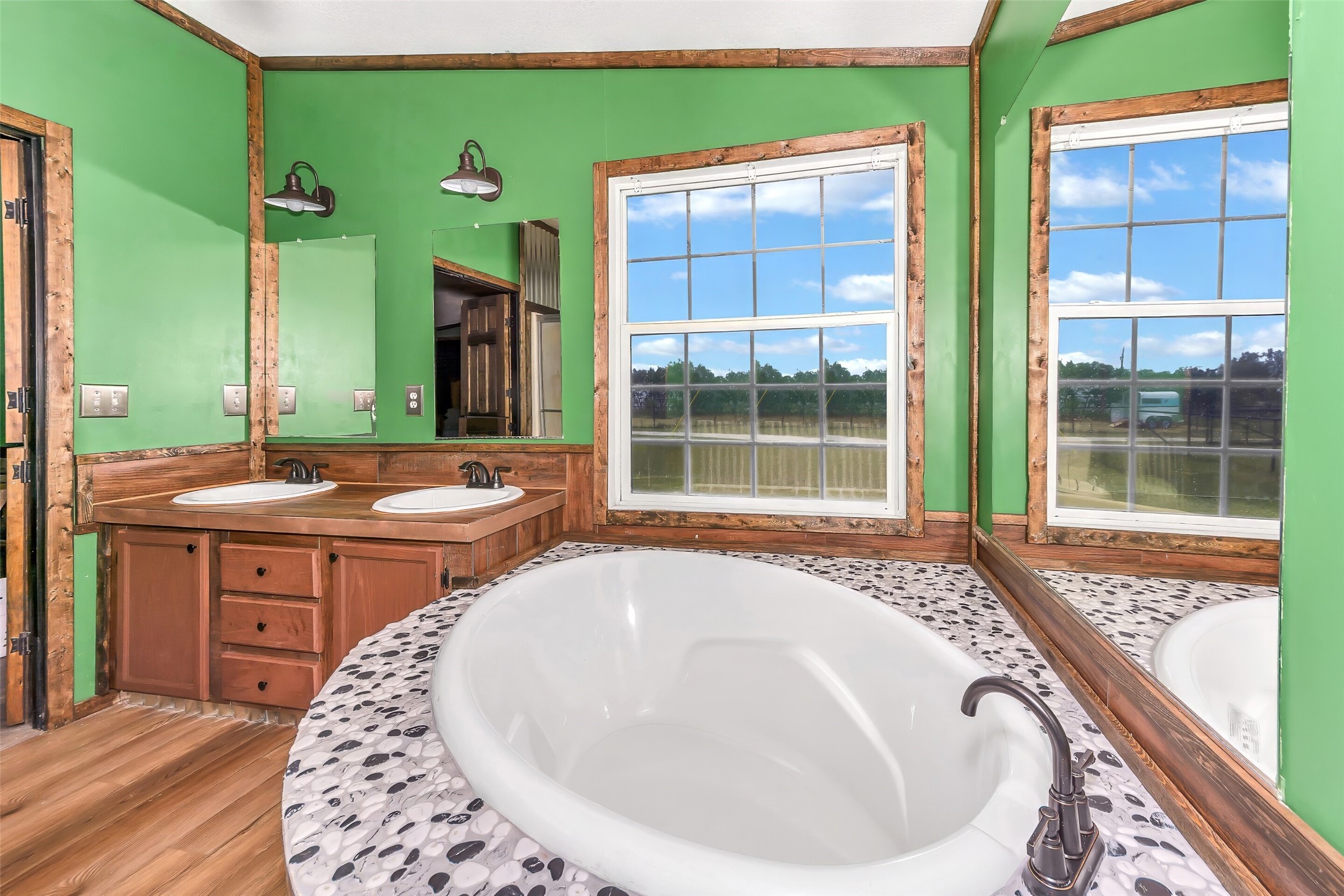 197 County Road 3382 Paradise TX 76073