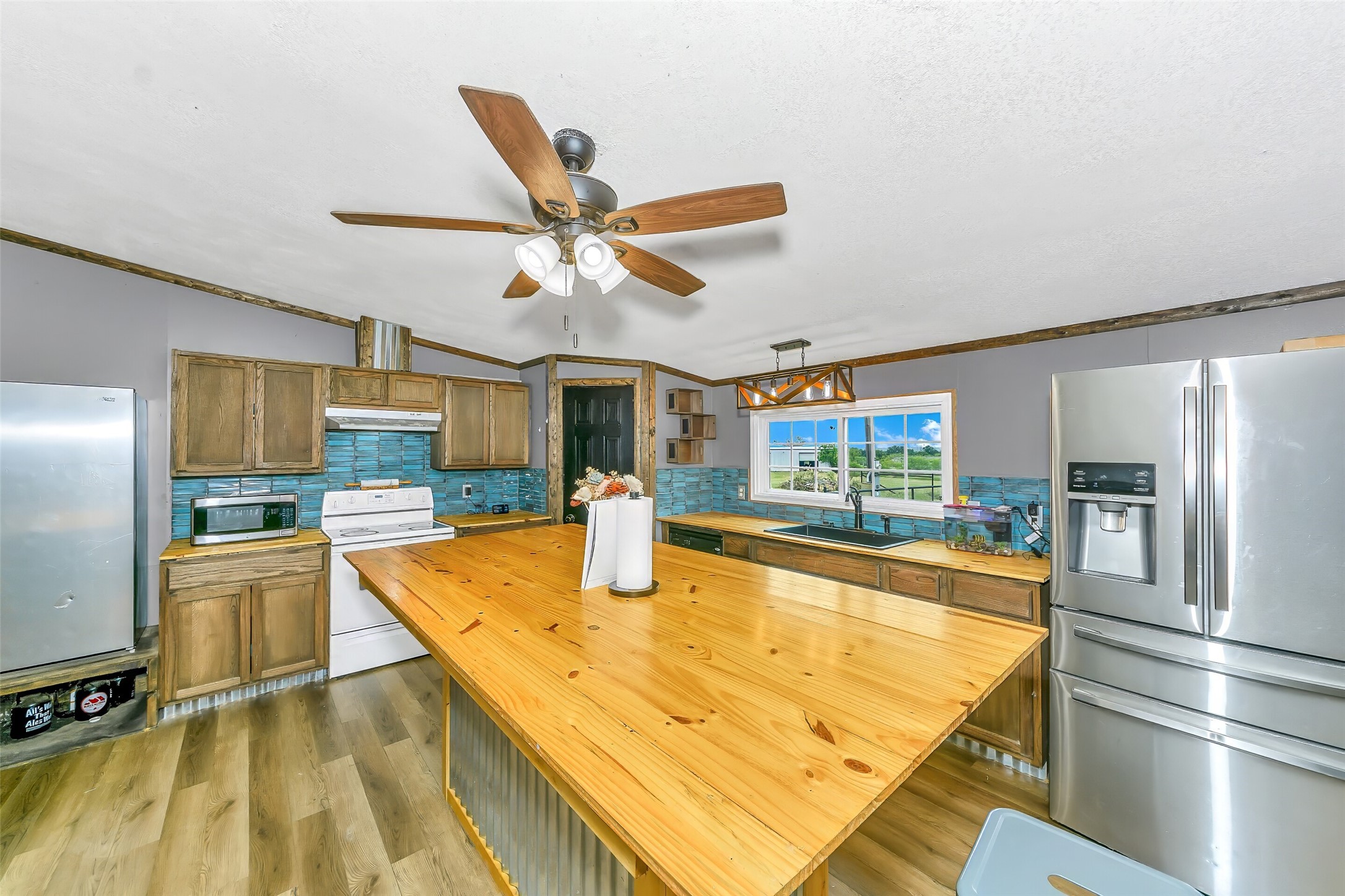 197 County Road 3382 Paradise TX 76073