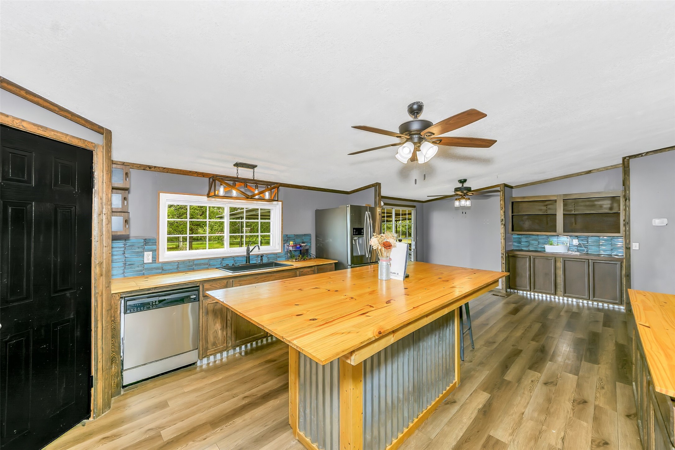 197 County Road 3382 Paradise TX 76073