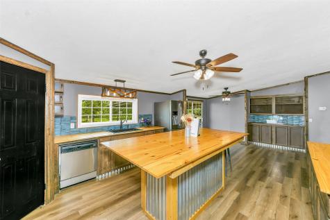 197 County Road 3382 Paradise TX 76073