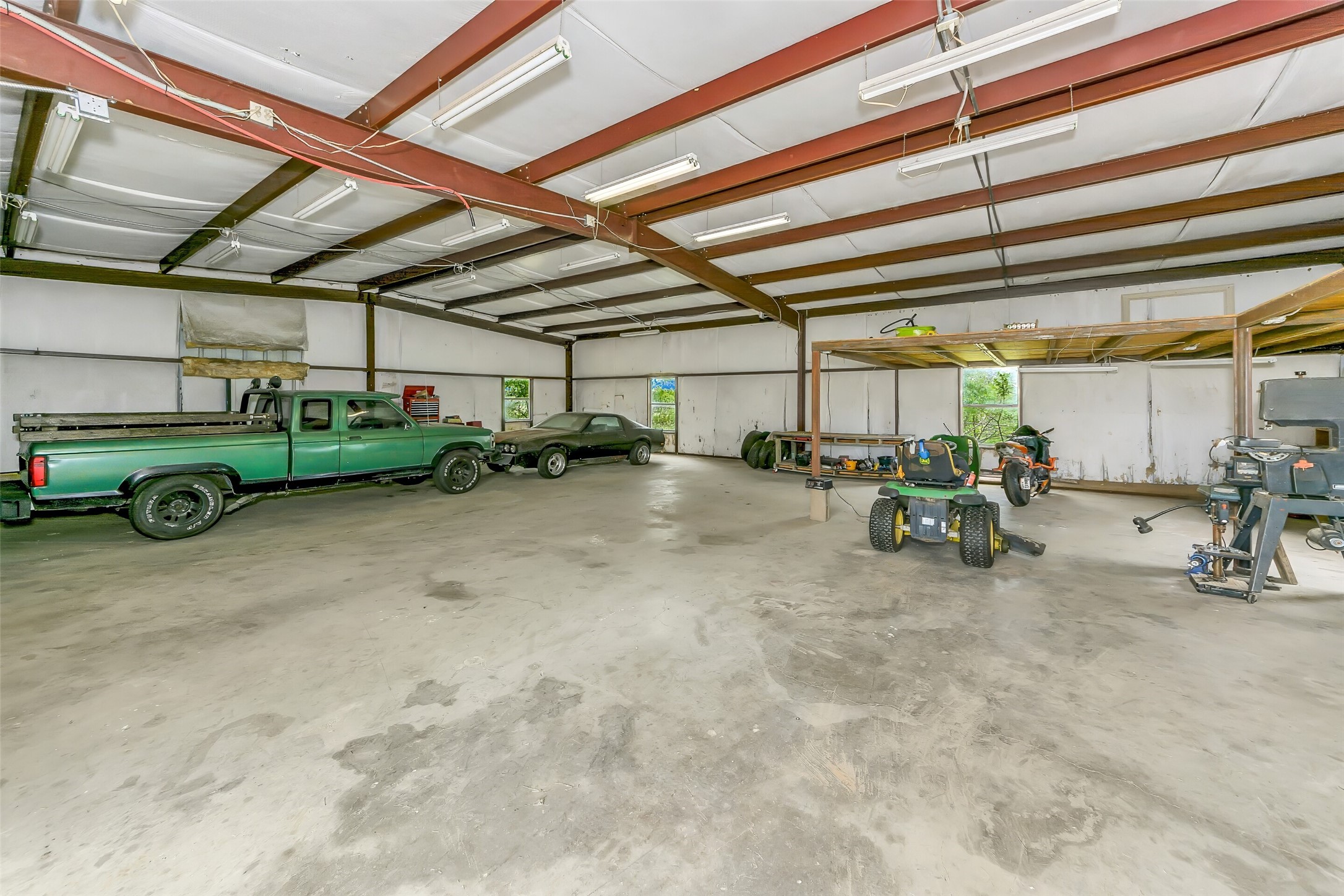 197 County Road 3382 Paradise TX 76073