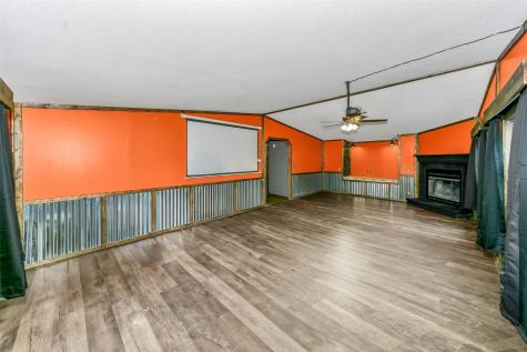 197 County Road 3382 Paradise TX 76073