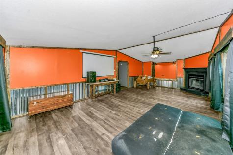 197 County Road 3382 Paradise TX 76073
