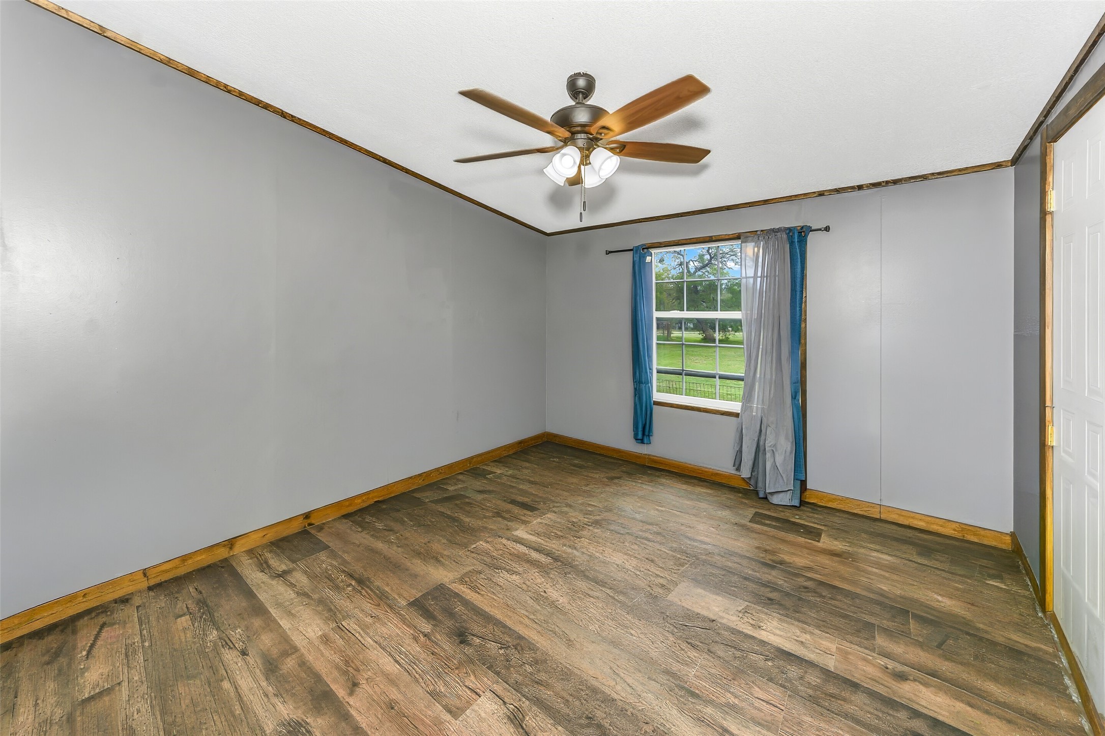 197 County Road 3382 Paradise TX 76073