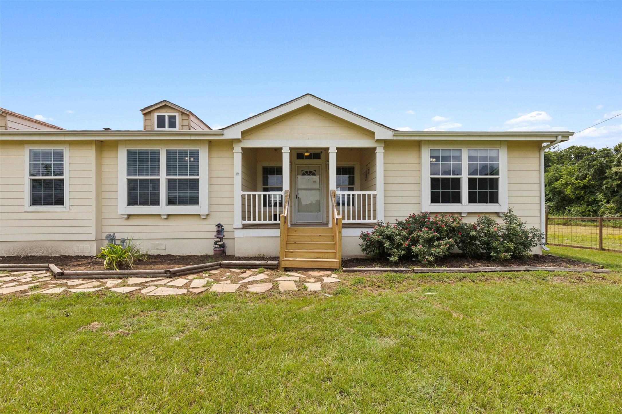 6716 Willow Creek Drive Burleson TX 76028