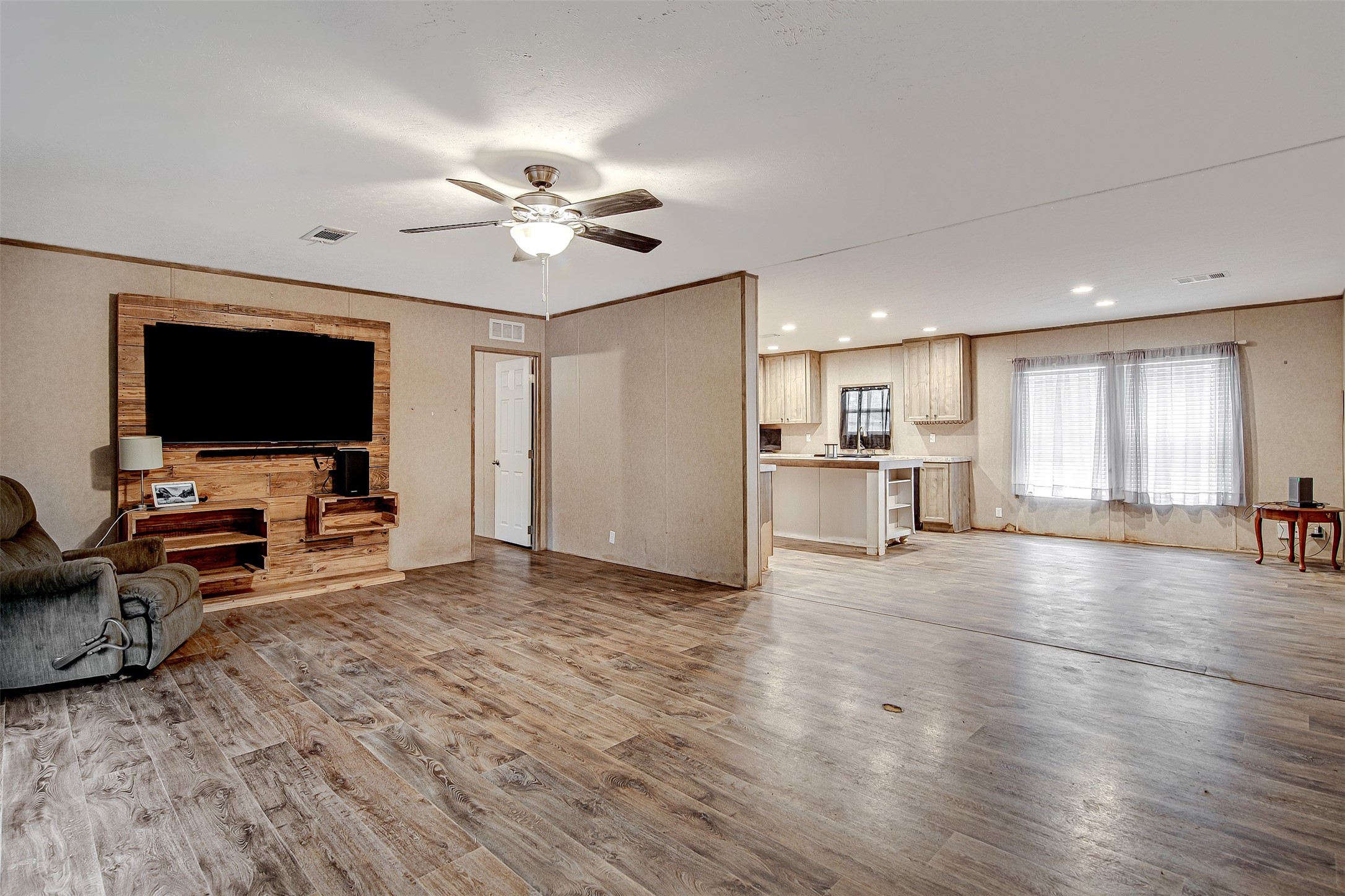 4712 County Road 913 Joshua TX 76058