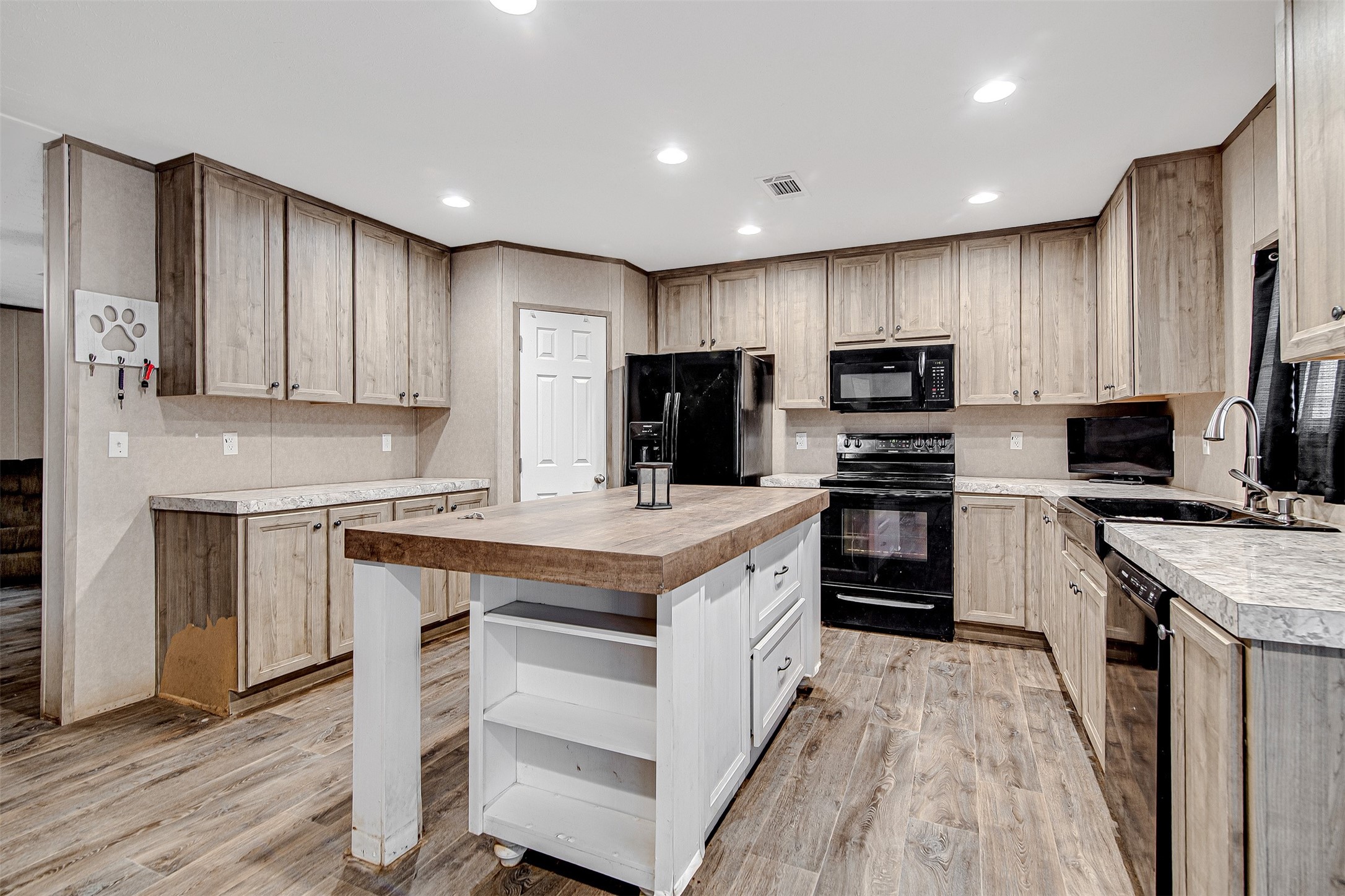 4712 County Road 913 Joshua TX 76058