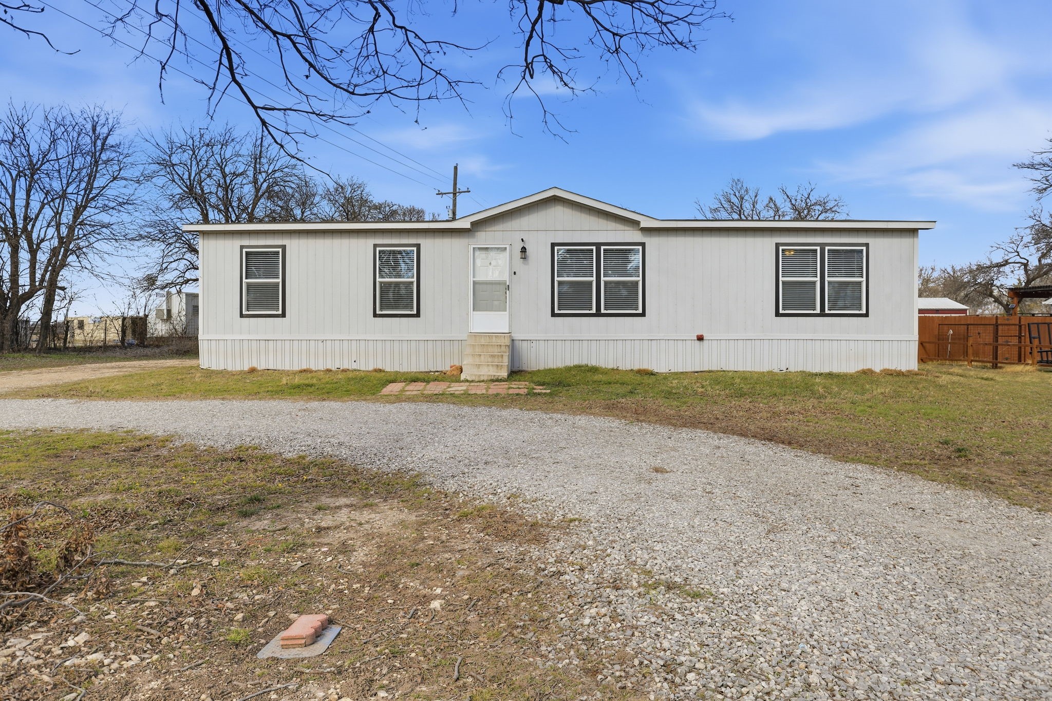 350 County Road 4905 Trenton TX 75490