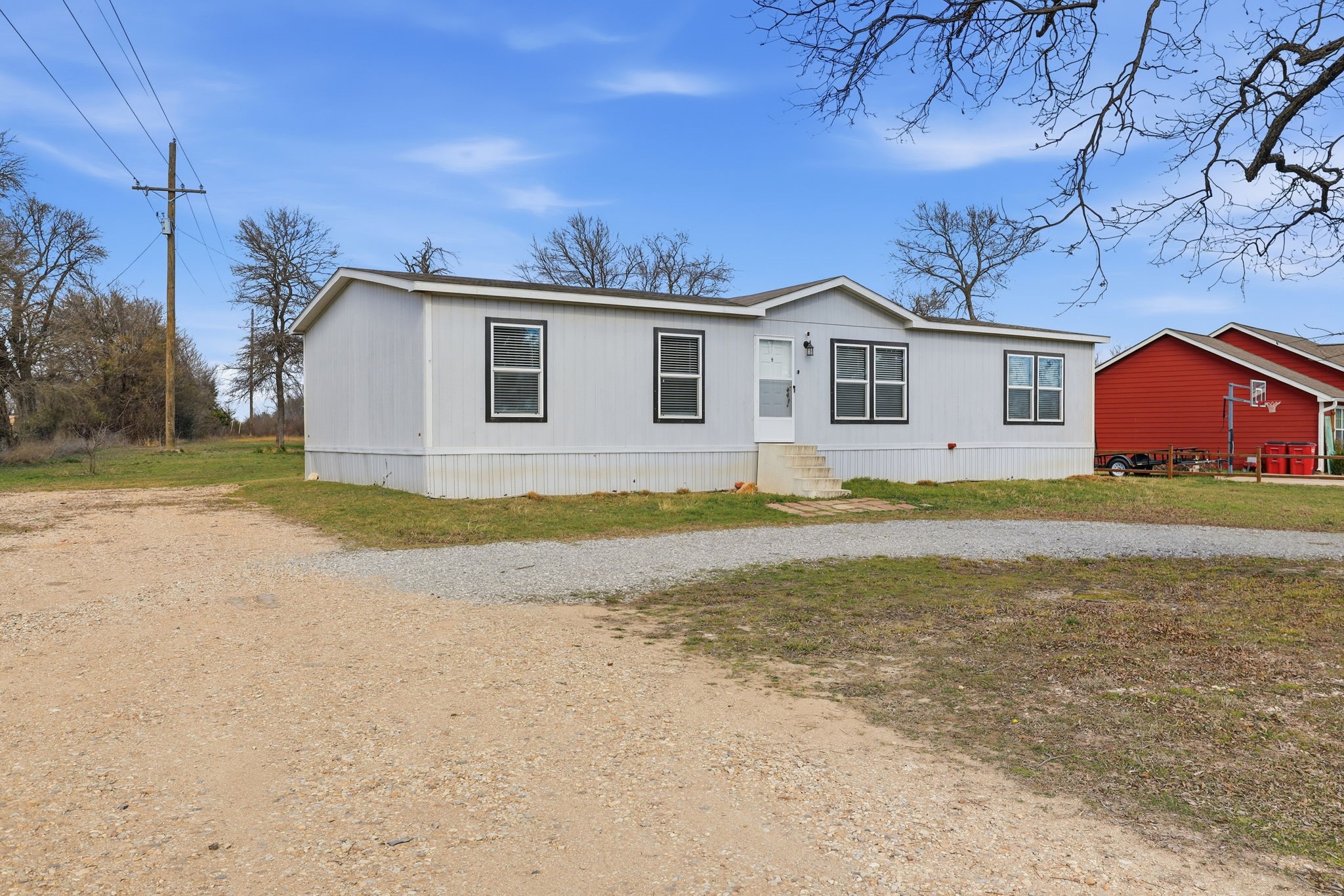 350 County Road 4905 Trenton TX 75490