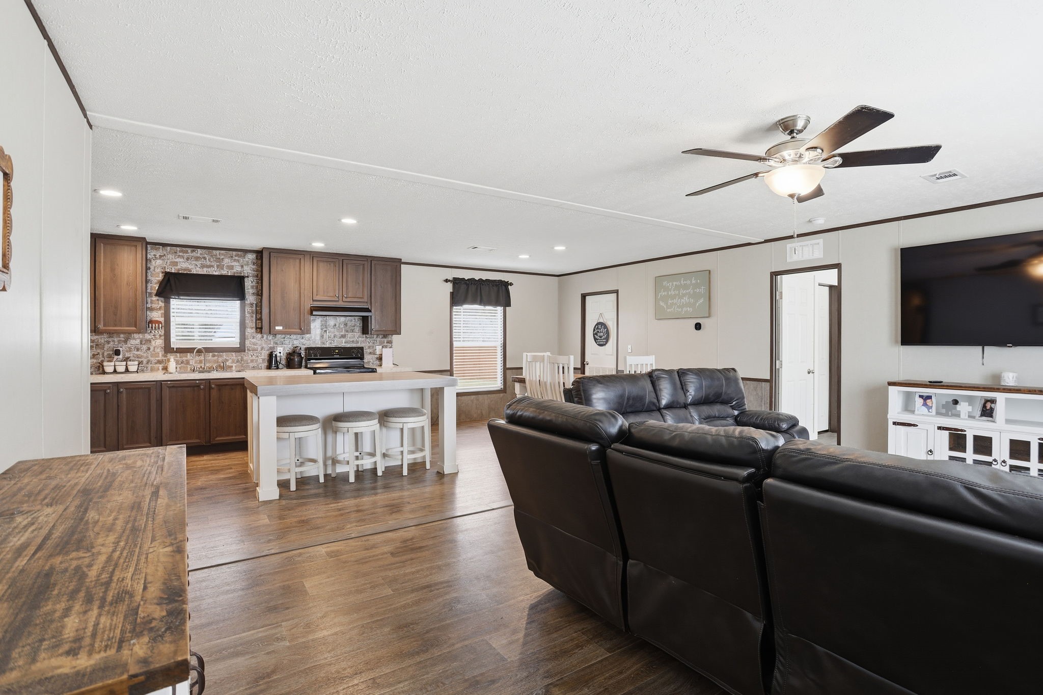 350 County Road 4905 Trenton TX 75490