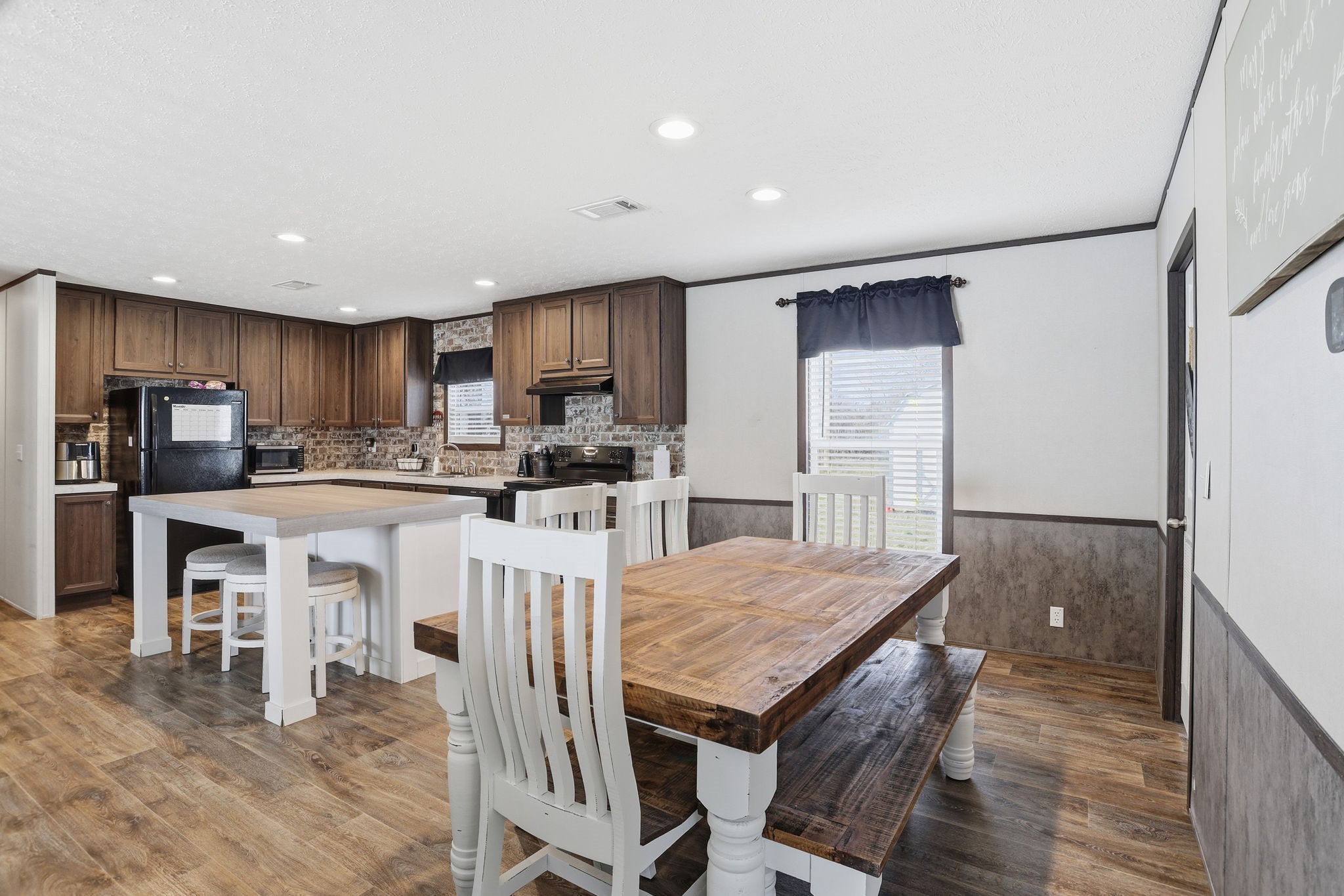350 County Road 4905 Trenton TX 75490