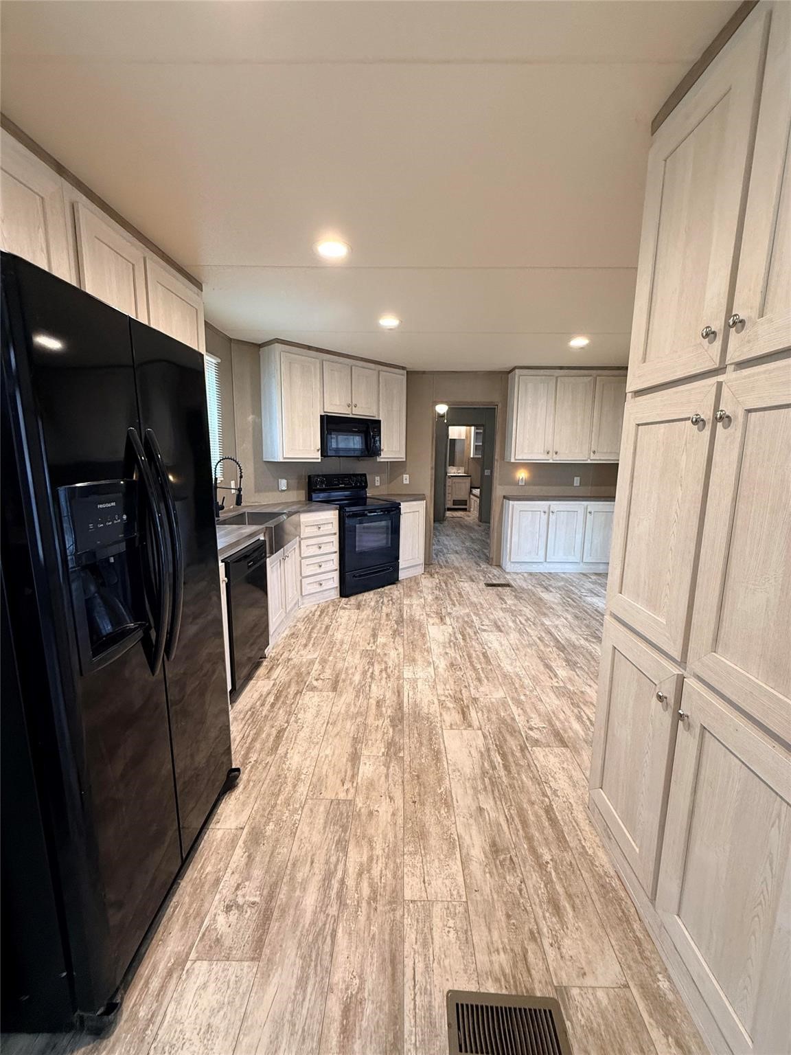 821 Quail Run Seven Points TX 75143